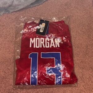 Alex Morgan Jersey + shorts.